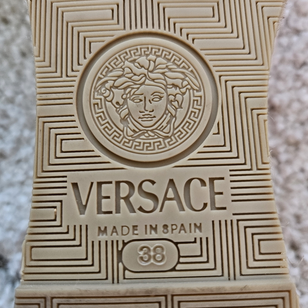 NEW Versace medusa pink Canvas Espadrilles with gold chain print. - Picture 2 of 4